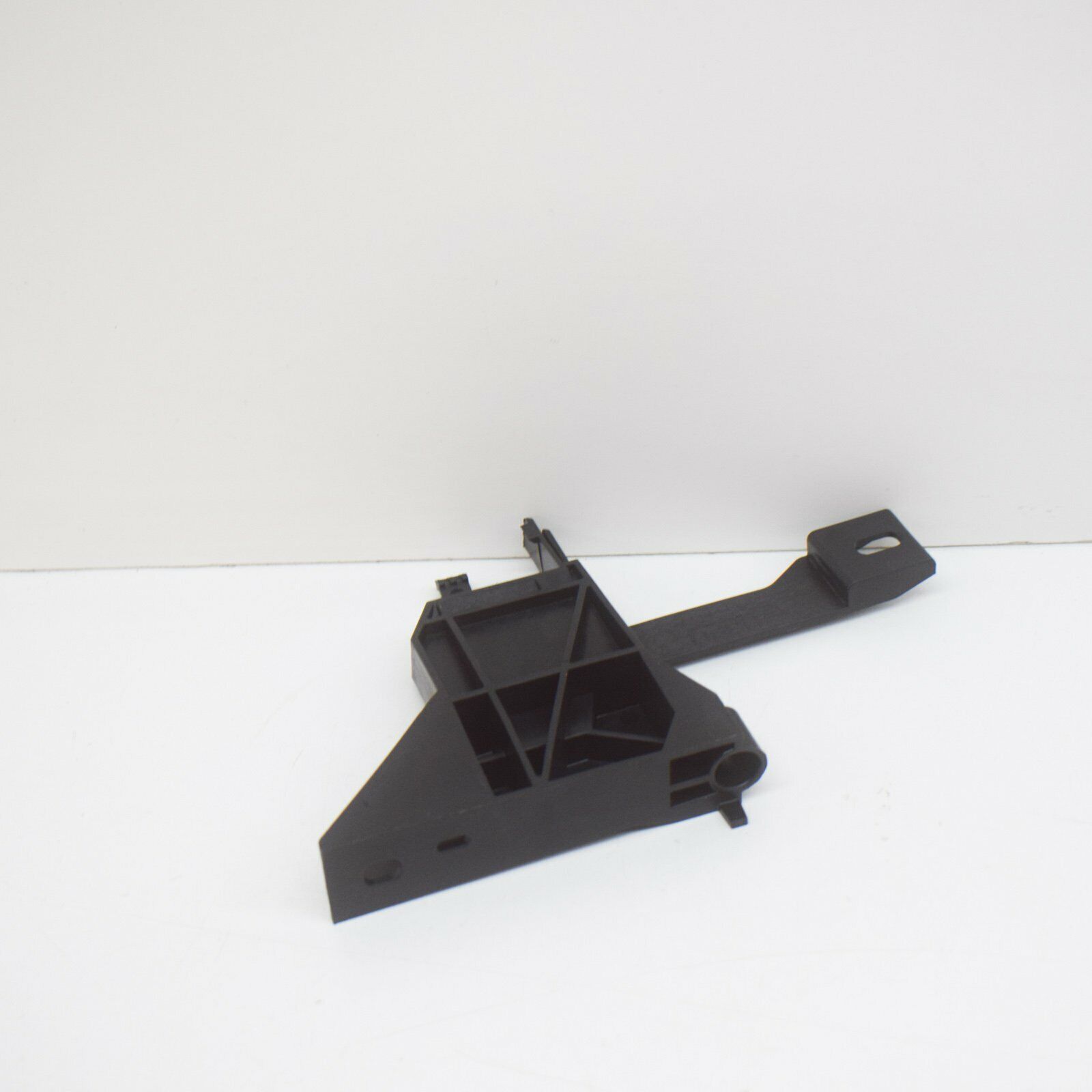 NEW MERCEDES-BENZ CLA C117 FRONT BUMPER RIGHT SUPPORT A2466210234 5 NEW MERCEDES-BENZ CLA C117 FRONT BUMPER RIGHT SUPPORT A2466210234 - Image 5