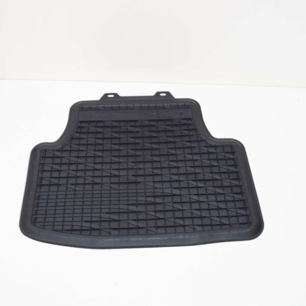 NEW VW GOLF MK8 FRONT AND REAR FLOOR MAT SET RUBBER LHD 5H906150082V - Image 7