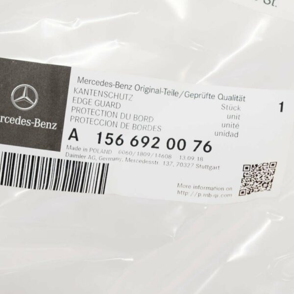 NEW MERCEDES-BENZ GLA X156 FRONT DOOR RUBBER SEAL A1566920076 ORIGINAL - Image 6