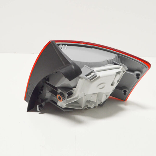 NEW AUDI A4 8E B7 REAR LEFT TAIL LIGHT 8E9945095E - Image 8