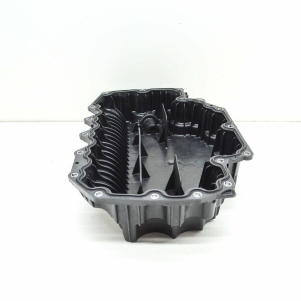 NEW MB C W205 CRANKCASE OIL PAN SUMP LOWER PART A6420100910 ORIGINAL - Image 6