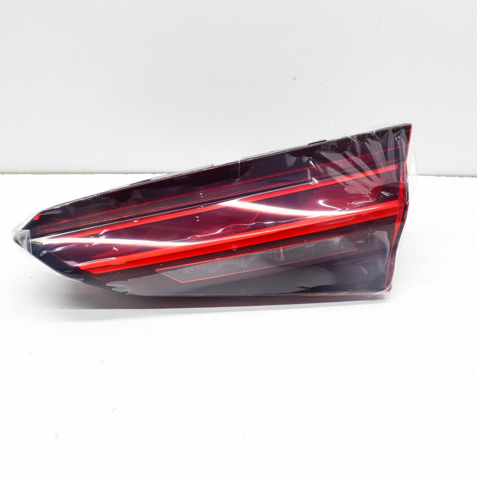 NEW AUDI A5 8W6 REAR RIGHT INNER LED TAILLIGHT 8W6945094AA ORIGINAL 8 NEW AUDI A5 8W6 REAR RIGHT INNER LED TAILLIGHT 8W6945094AA ORIGINAL - Image 8