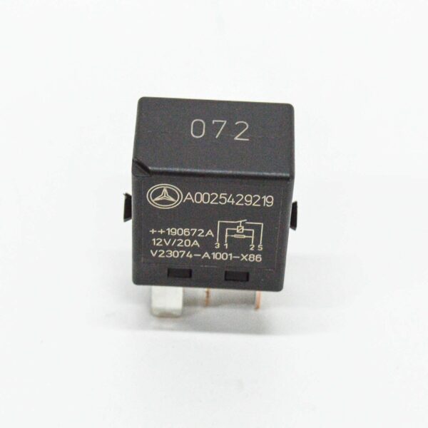 NEW MERCEDES-BENZ GLA X156 SLOT J RELAY A0025429219 ORIGINAL - Image 6
