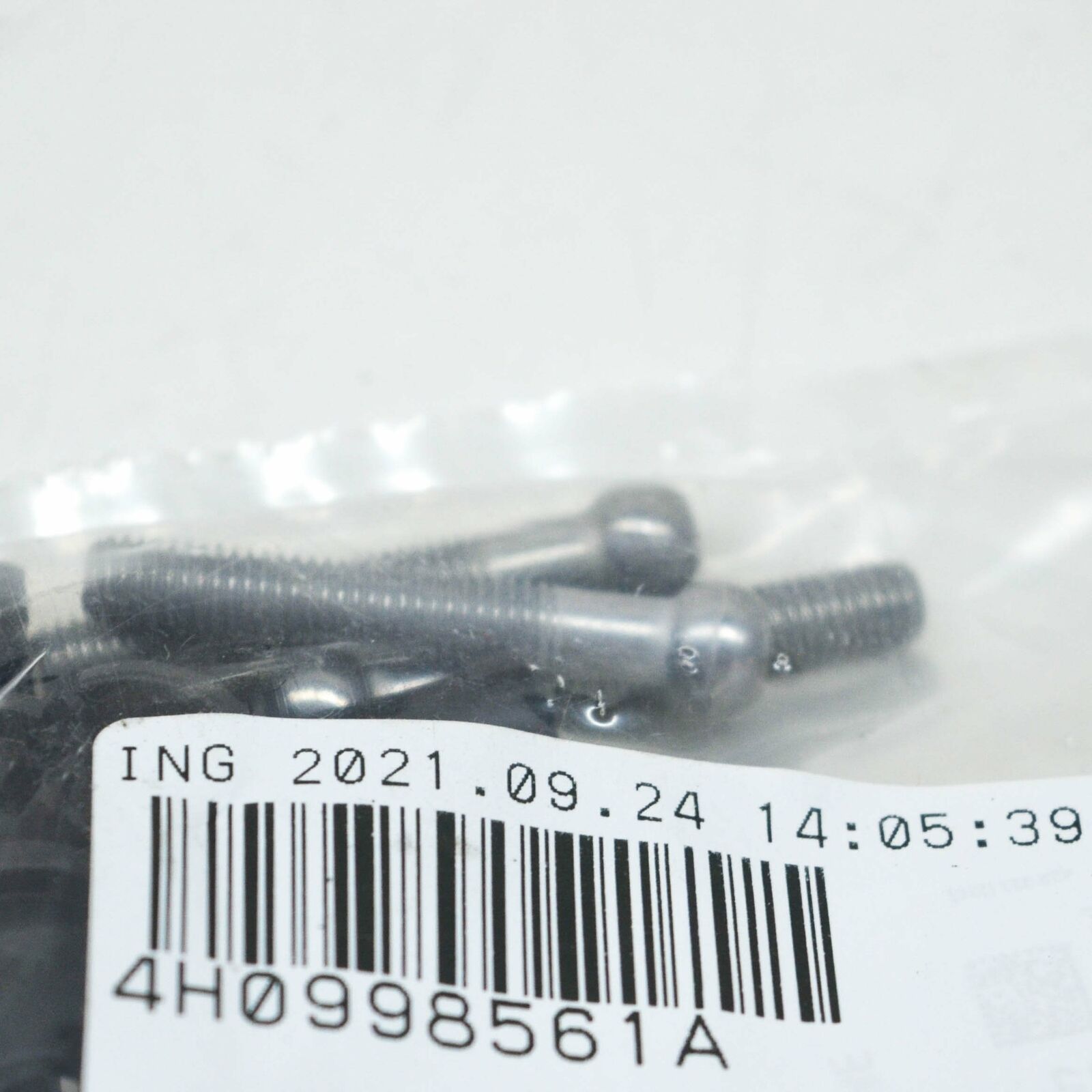 NEW AUDI A4 B9 DISTANCE SENSOR RADAR MOUNT KIT 4H0998561A 8 NEW AUDI A4 B9 DISTANCE SENSOR RADAR MOUNT KIT 4H0998561A - Image 8