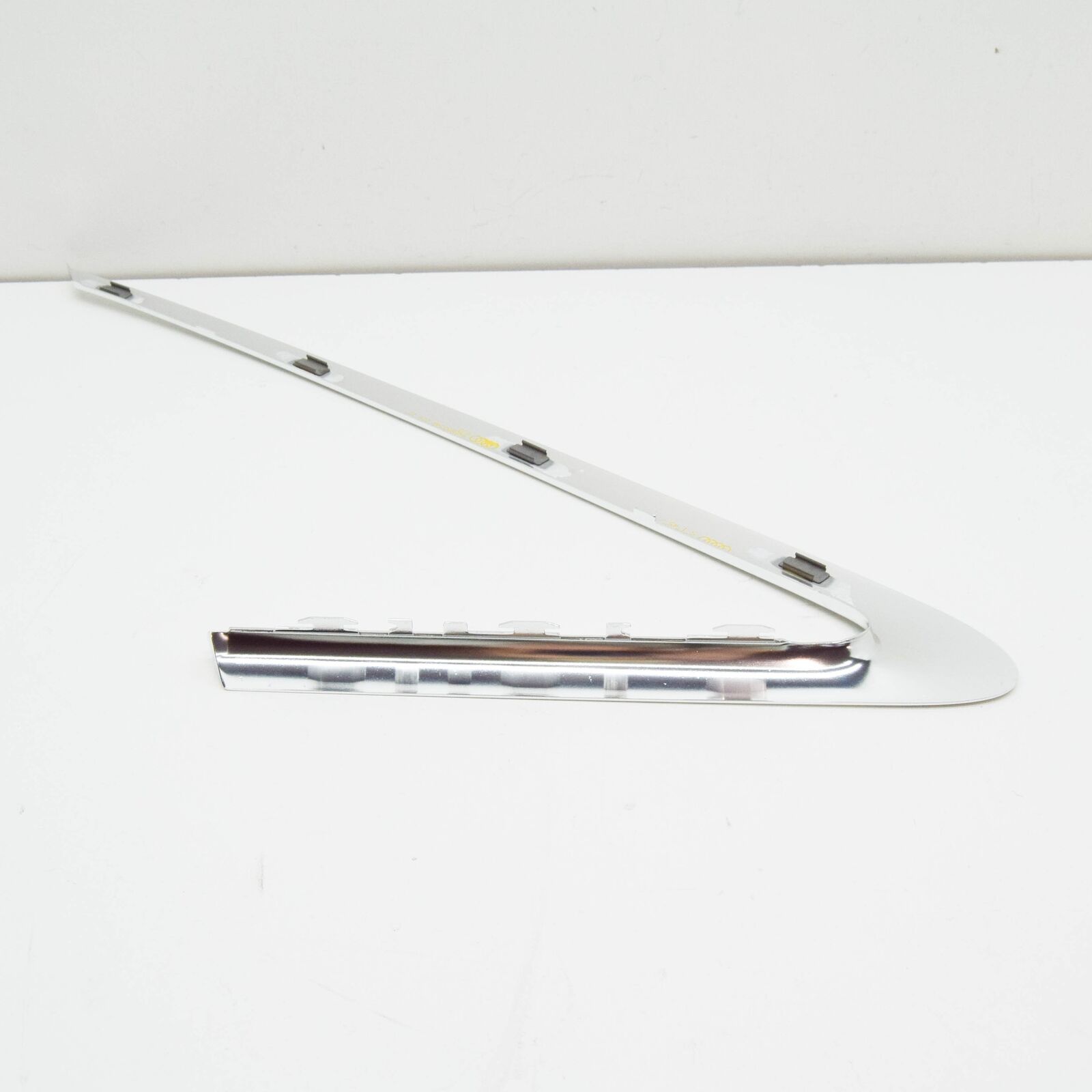 NEW AUDI A4 B9 REAR RIGHT SIDE WINDOW TRIM STRIP 8W58533462ZZ ORIGINAL 6 NEW AUDI A4 B9 REAR RIGHT SIDE WINDOW TRIM STRIP 8W58533462ZZ ORIGINAL - Image 6