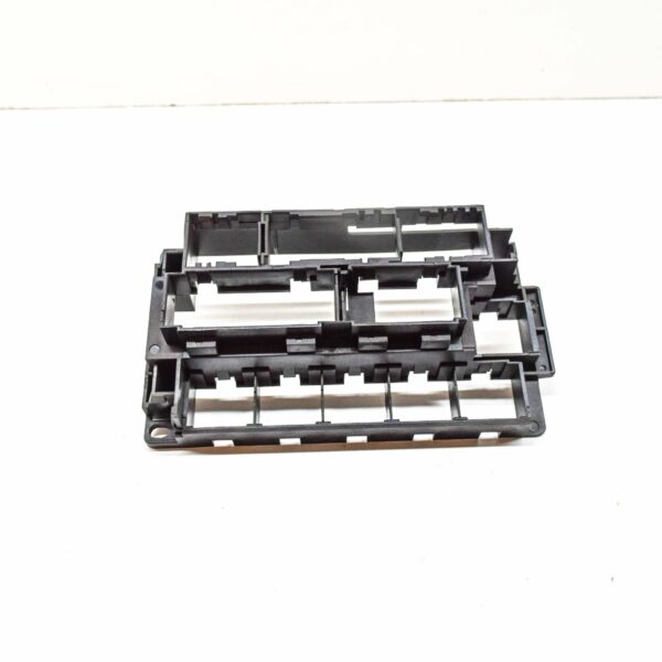 NEW MERCEDES-BENZ E-CLASS W124 FUSE RELAY HOLDER BRACKET 1245450140 ORIGINAL - Image 6