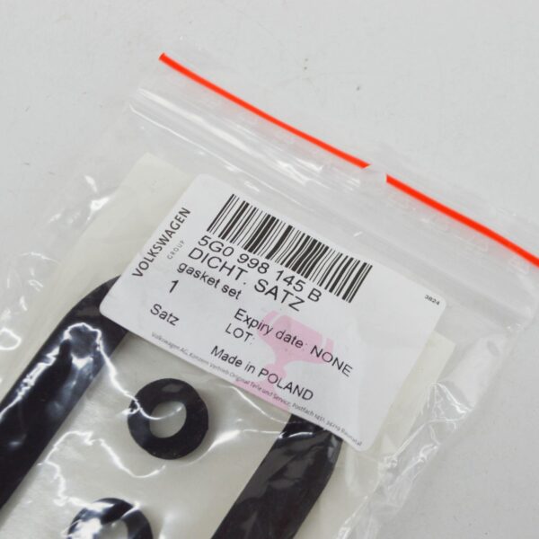 NEW VOLKSWAGEN GOLF MK7 5G REAR OUTER TAILLIGHT GASKET SET 5G0998145B ORIGINAL - Image 6