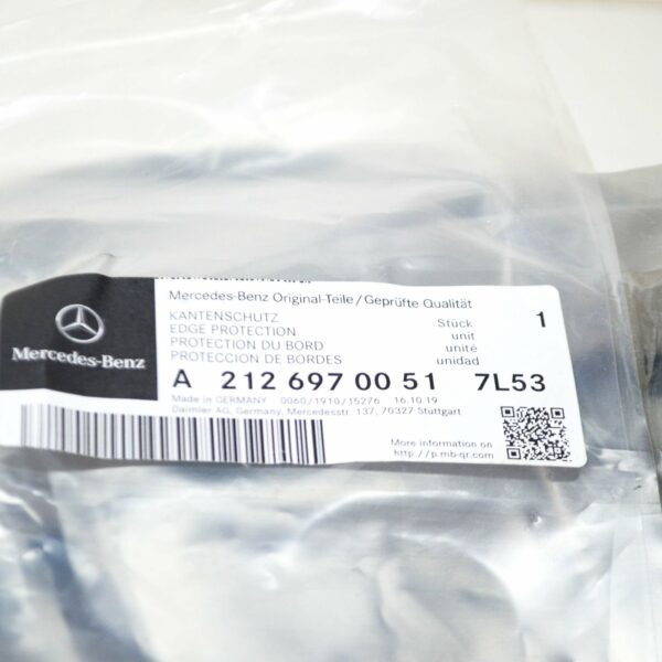NEW MB E W212 FRONT LEFT DOOR EDGE SEAL RUBBER GUARD A21269700517L53 ORIGINAL - Image 6