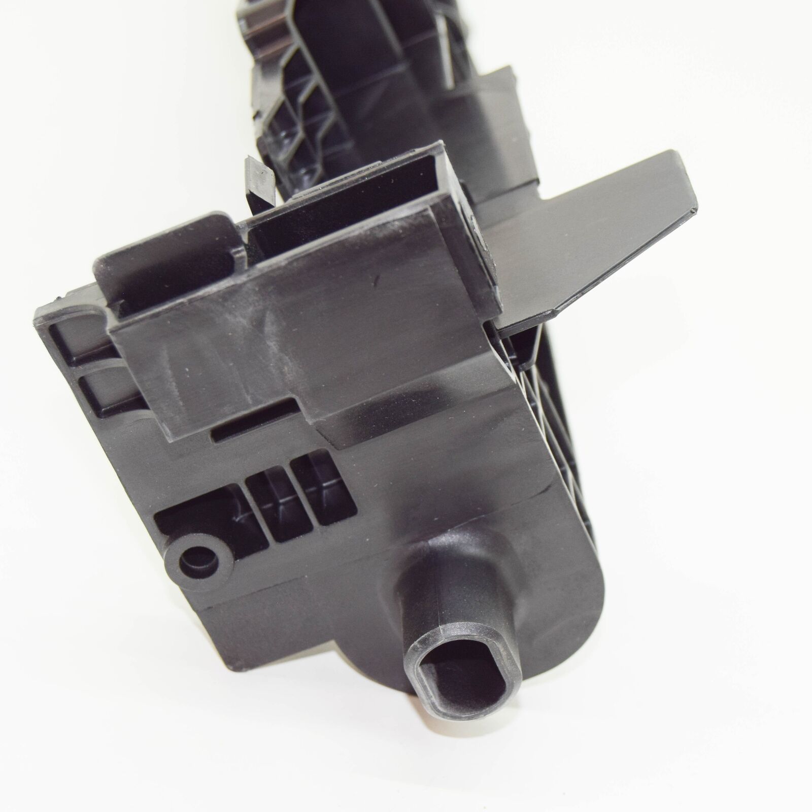 NEW MERCEDES-BENZ C-CLASS W205 RADIATOR LEFT BRACKET A099504211864 2015 ORIGINAL 6 NEW MERCEDES-BENZ C-CLASS W205 RADIATOR LEFT BRACKET A099504211864 2015 ORIGINAL - Image 6