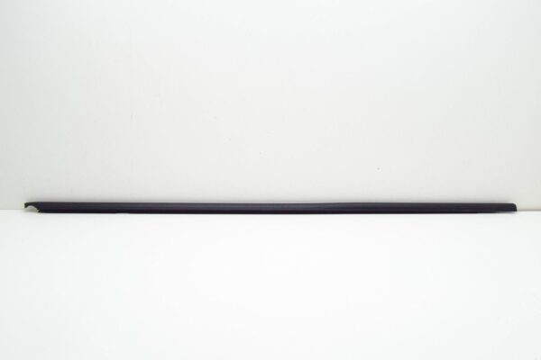 NEW VW PASSAT B8 3G FRONT RIGHT OUTER WINDOW APERTURE SEAL 3G0837478C5AP - Image 6