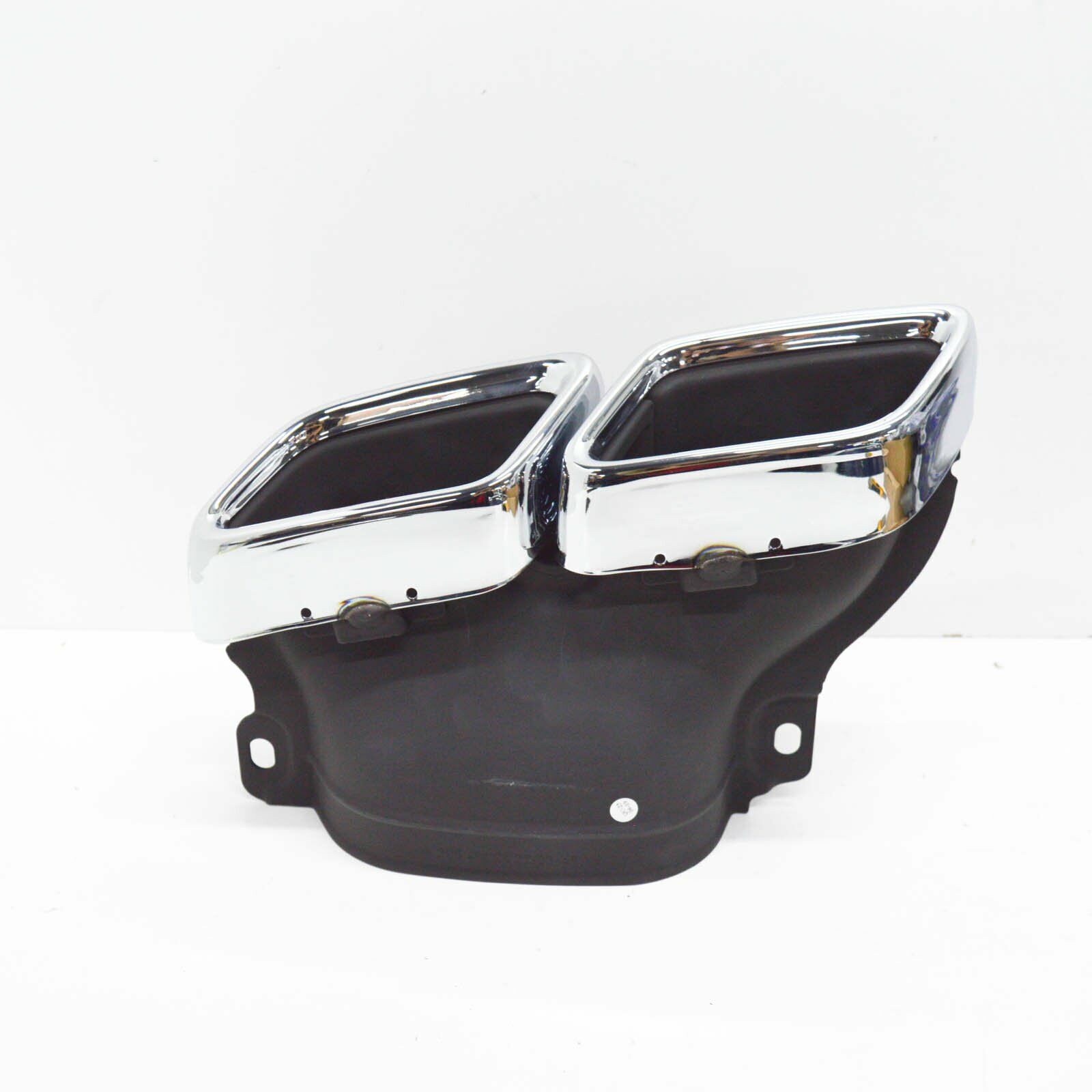 NEW MERCEDES-BENZ C-CLASS W205 LEFT AMG EXHAUST COVER A2054900427 7 NEW MERCEDES-BENZ C-CLASS W205 LEFT AMG EXHAUST COVER A2054900427 - Image 7