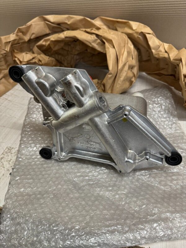 NEW AUDI R8 4.2L  ENGINE OIL COOLER 420117013E OEM - Image 6