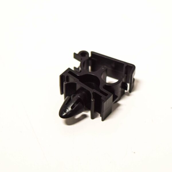 NEW MB C-CLASS W203 FUEL PIPE RETAINING CLIP A6110781241 ORIGINAL - Image 6