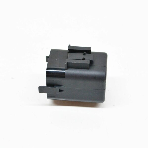 NEW MB C W204 ADDITIONAL RADIATOR VENT RELAY COVER A0015453903 ORIGINAL - Image 6