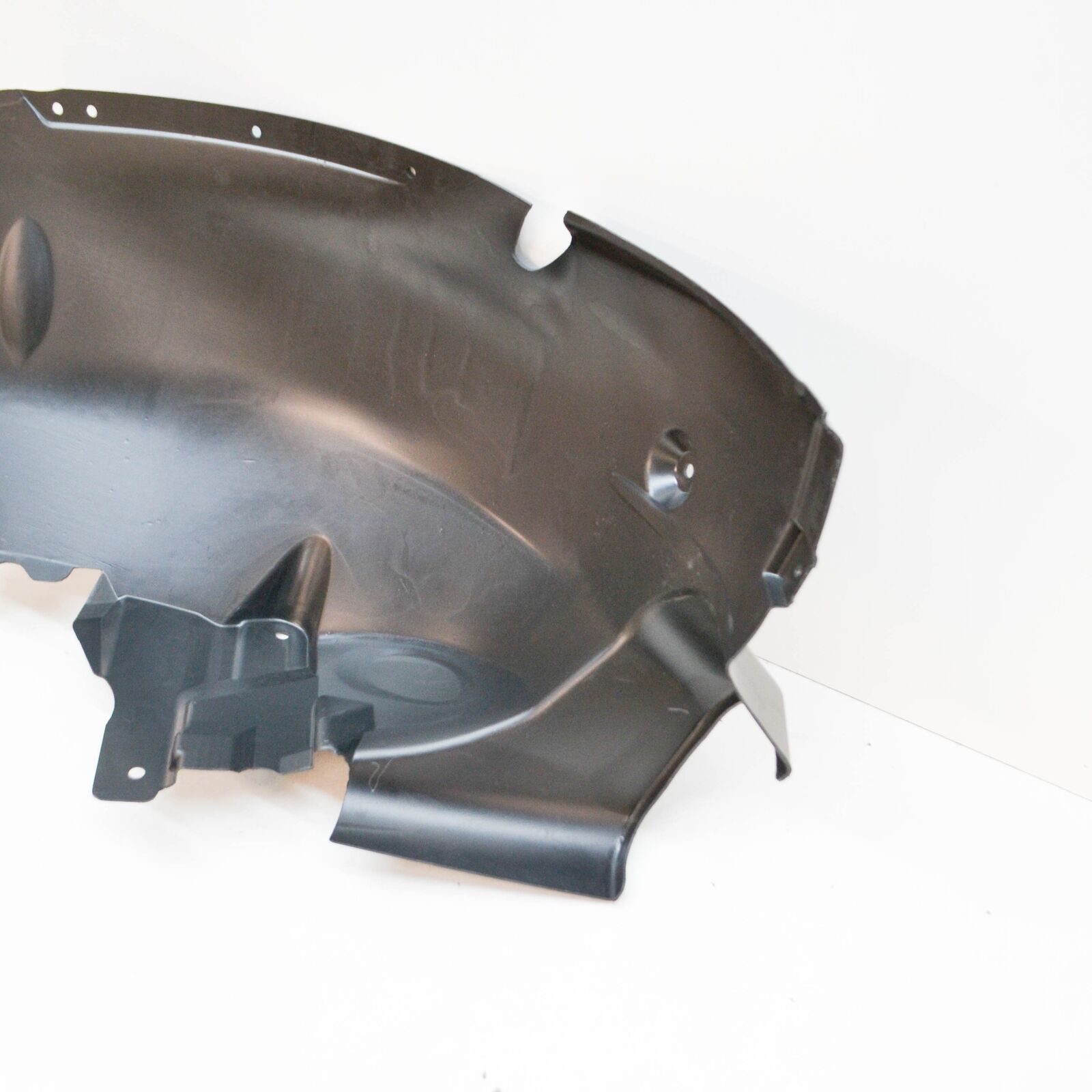 NEW MERCEDES-BENZ C-CLASS C204 FRONT LEFT ARCH LINER FRONT PART A2046900930 6 NEW MERCEDES-BENZ C-CLASS C204 FRONT LEFT ARCH LINER FRONT PART A2046900930 - Image 6