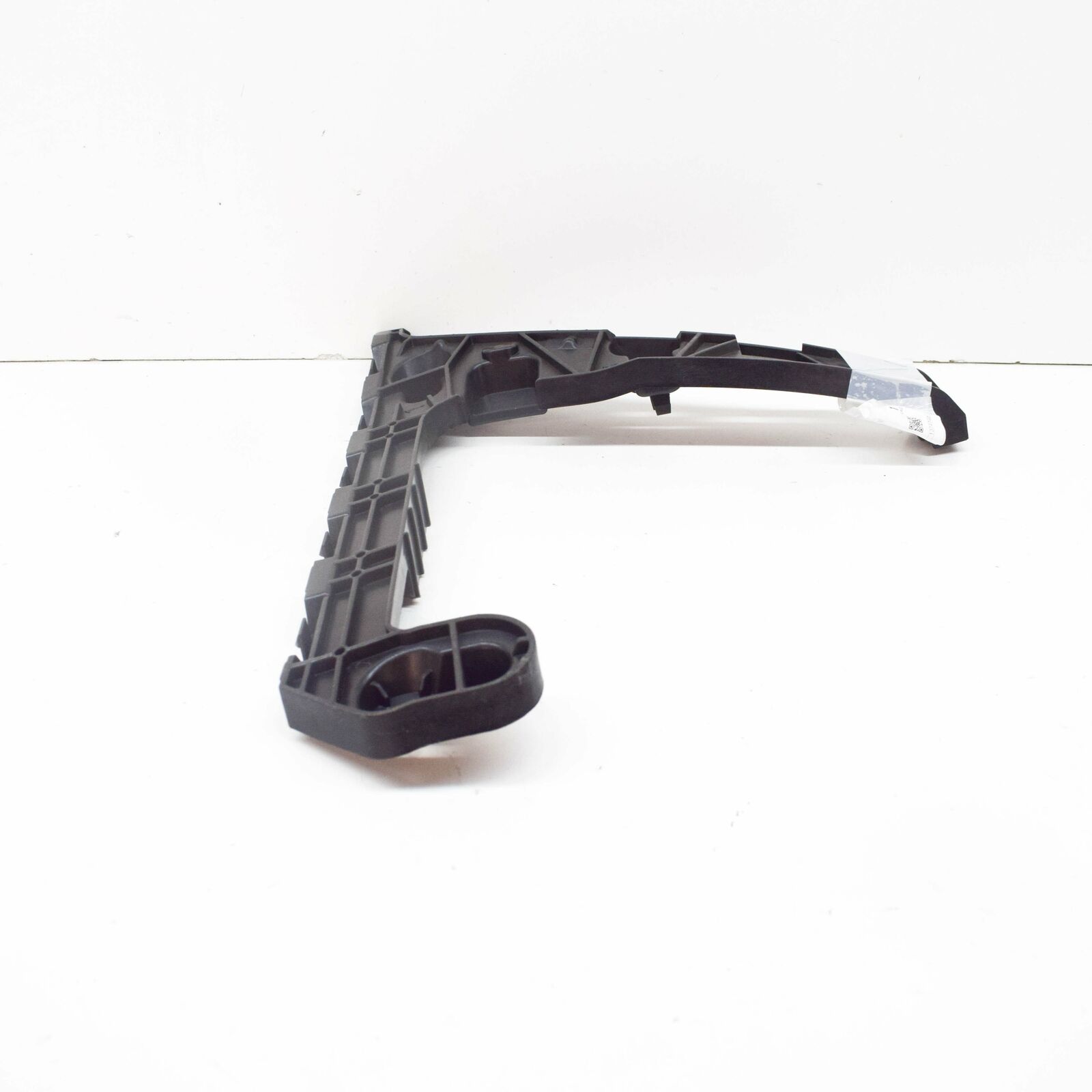 NEW AUDI A4 B9 REAR BUMPER RIGHT GUIDE SECTION 8W5807454 ORIGINAL 6 NEW AUDI A4 B9 REAR BUMPER RIGHT GUIDE SECTION 8W5807454 ORIGINAL - Image 6