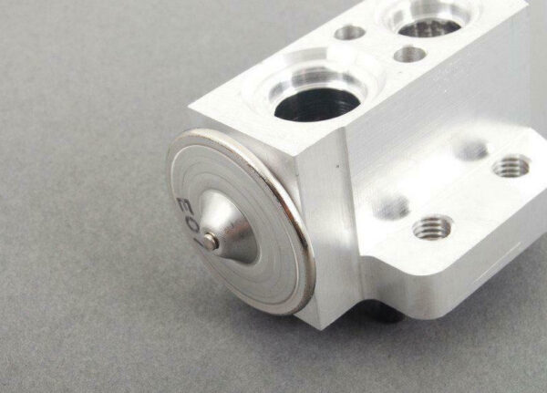 NEW AUDI A3 8P AIR CONDITIONER EXPASION VALVE 1K0820679 - Image 8
