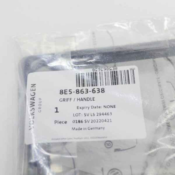 NEW AUDI A4 B7 LUGGAGE COMPARTMENT LOWER HANDLE COVER 8E5863638 - Image 6