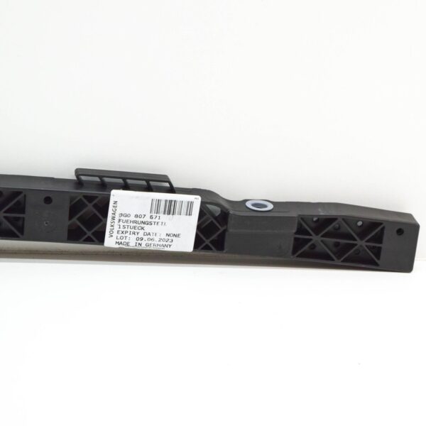 NEW VOLKSWAGEN PASSAT B8 FRONT BUMPER CENTER BRACKET 3G0807571 ORIGINAL - Image 6