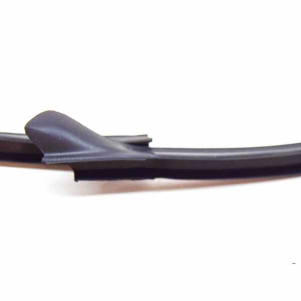 NEW VOLKSWAGEN GOLF MK5 REAR LEFT OUTER DOOR SEAL 5K6839699B - Image 8