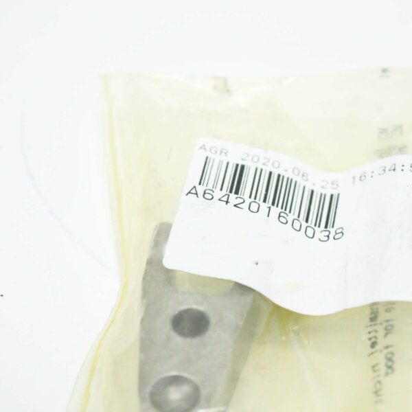 NEW MERCEDES-BENZ ML W164 INJECTION NOZZLE BRACKET A6420160038 ORIGINAL - Image 7