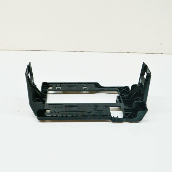 NEW VOLKSWAGEN CA1 ATLAS ENGINE BAY FUSE BOX RETAINER 2Q0915345A ORIGINAL - Image 7