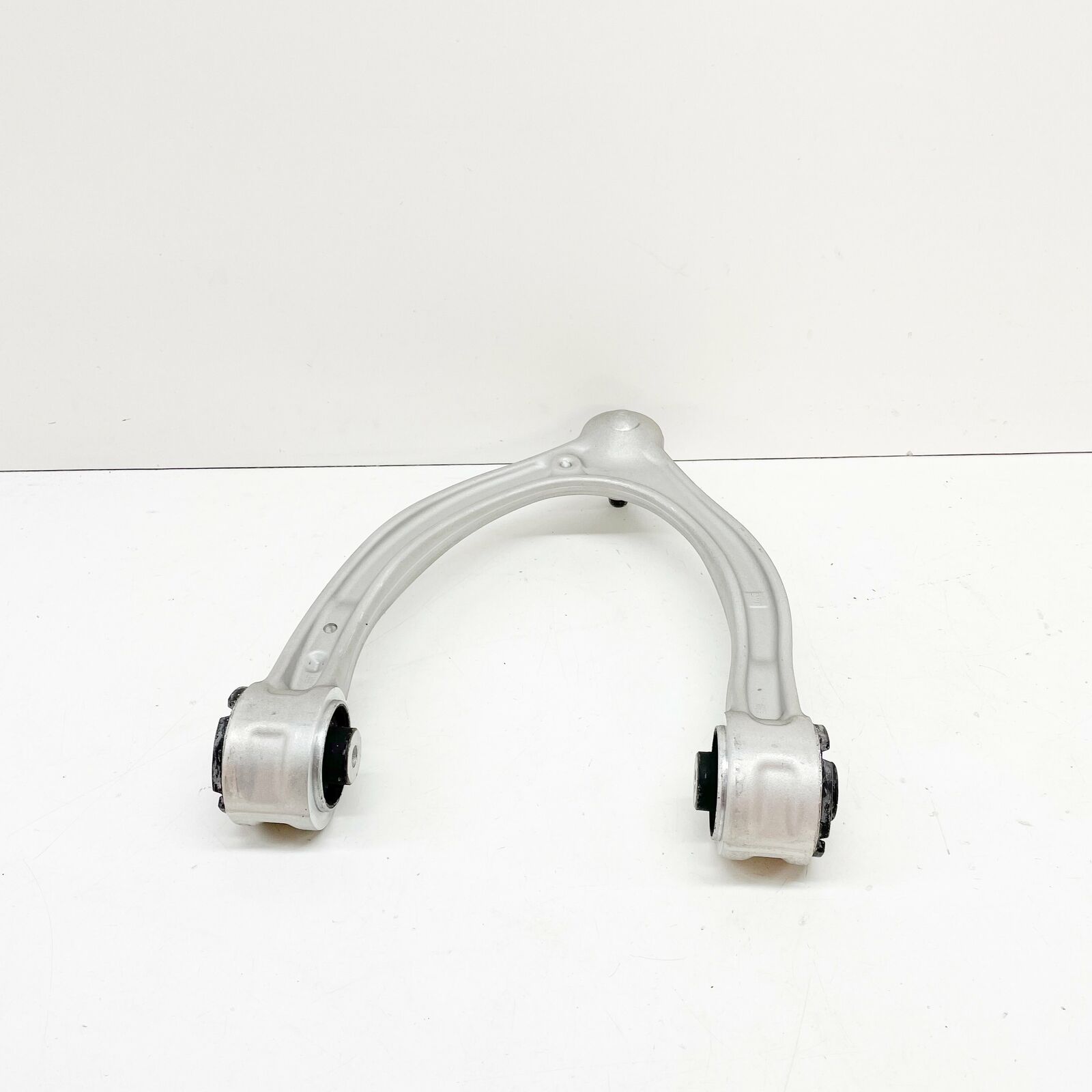 NEW MERCEDES-BENZ C-CLASS W205 FRONT RIGHT UPPER CONTROL ARM A2053305601 7 NEW MERCEDES-BENZ C-CLASS W205 FRONT RIGHT UPPER CONTROL ARM A2053305601 - Image 7