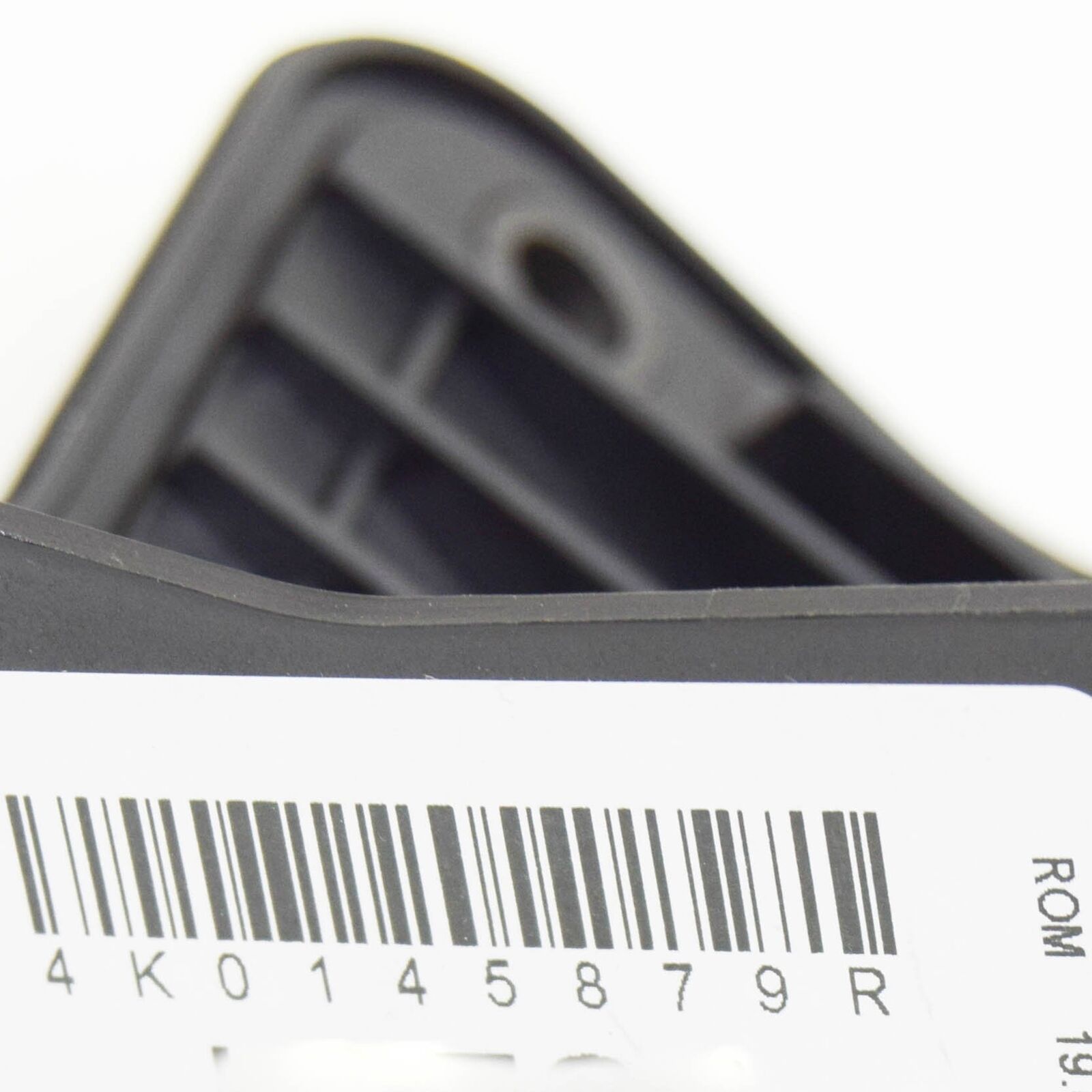 NEW AUDI A6 4A C8 ENGINE COOLANT PUMP BRACKET 4K0145879R ORIGINAL 7 NEW AUDI A6 4A C8 ENGINE COOLANT PUMP BRACKET 4K0145879R ORIGINAL - Image 7