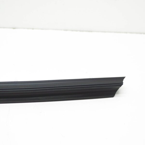 NEW VOLKSWAGEN TRANSPORTER T5 FRONT RIGHT DOOR SEAL 7H0837566A ORIGINAL - Image 7