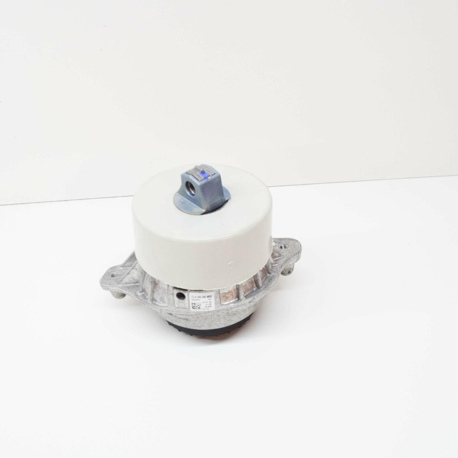 NEW MERCEDES-BENZ C-CLASS W205 ENGINE MOUNT A2052404600 ORIGINAL 7 NEW MERCEDES-BENZ C-CLASS W205 ENGINE MOUNT A2052404600 ORIGINAL - Image 7