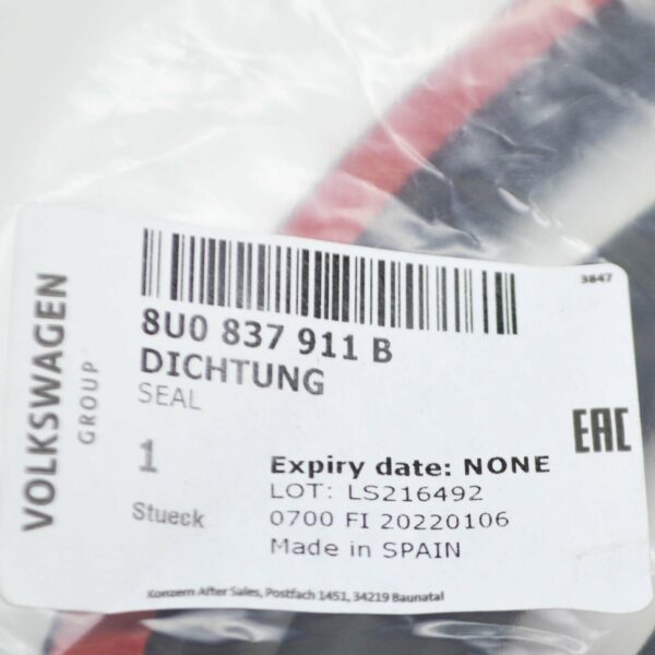 NEW AUDI Q3 8U FRONT LEFT OUTER DOOR SEAL RUBBER 8U0837911B - Image 9