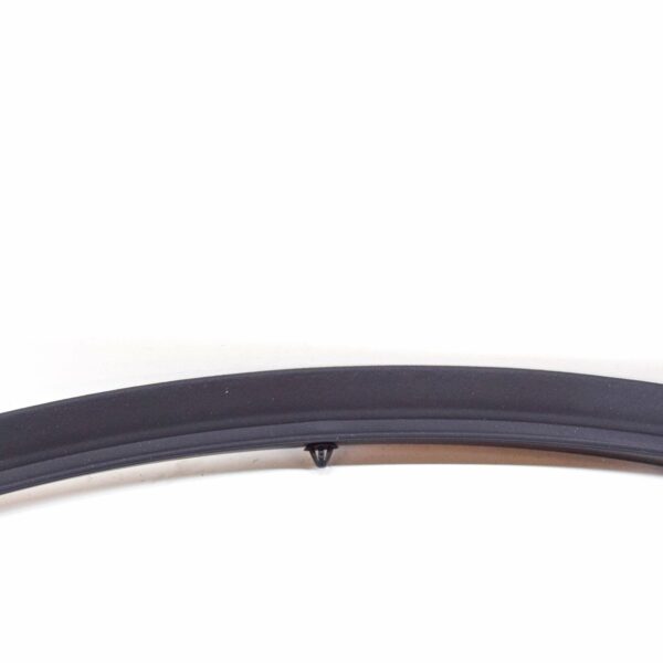 NEW VOLKSWAGEN GOLF MK5 REAR LEFT OUTER DOOR SEAL 5K6839699B - Image 9