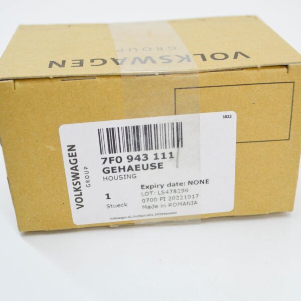 NEW VOLKSWAGEN TRANSPORTER T5 NUMBER PLATE LIGHT HOLDER TRIM 7F0943111 ORIGINAL - Image 7
