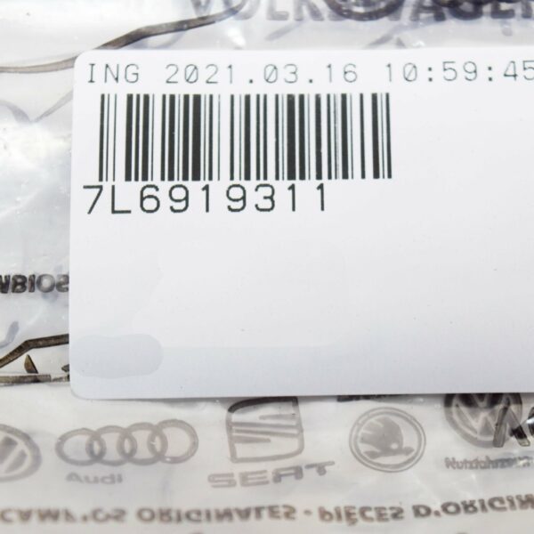 NEW AUDI A1 8X FRONT POWER OUTLET COVER 7L6919311 ORIGINAL - Image 7