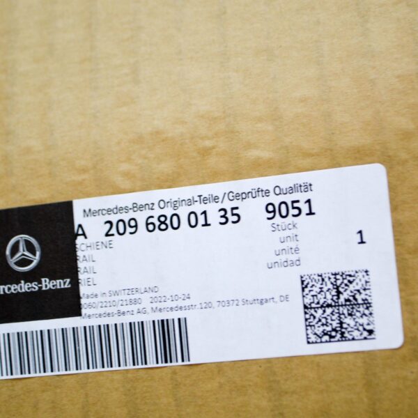 NEW MB CLK C209 FRONT LEFT OUTER DOOR SILL TRIM A20968001359051 ORIGINAL - Image 7