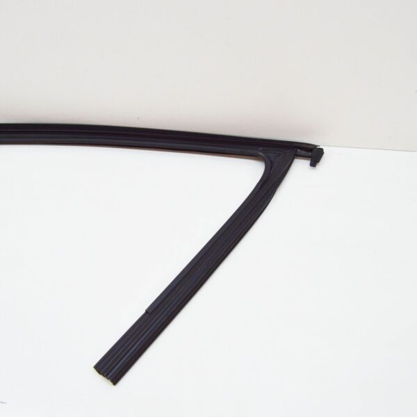 NEW VOLKSWAGEN TIGUAN MK1 FRONT RIGHT DOOR WINDOW GUIDE 5N0837432G5AP ORIGINAL - Image 7