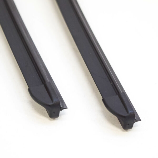 NEW VOLKSWAGEN PASSAT 3B FRONT WINDSCREEN AERO WIPER BLADES SET LHD 3B0998002A - Image 9