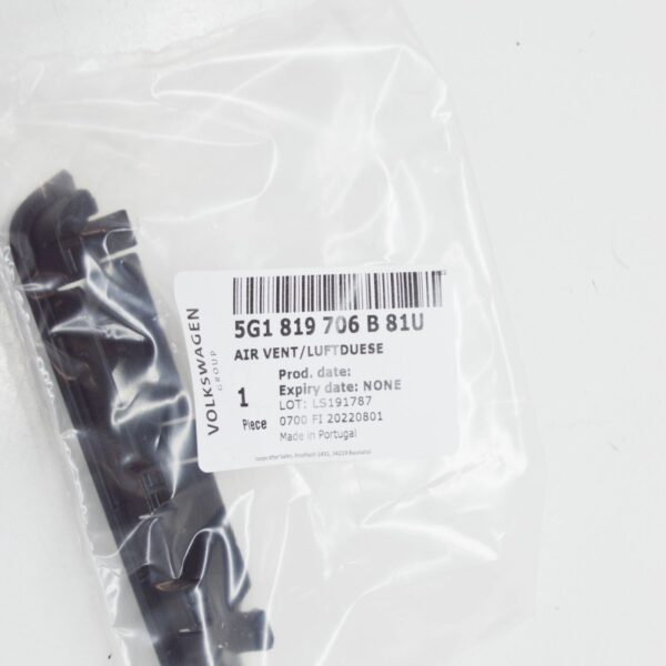 NEW VOLKSWAGEN GOLF 5G MK7 FRONT RIGHT PANEL AIR VENT LHD 5G1819706B81U ORIGINAL - Image 7