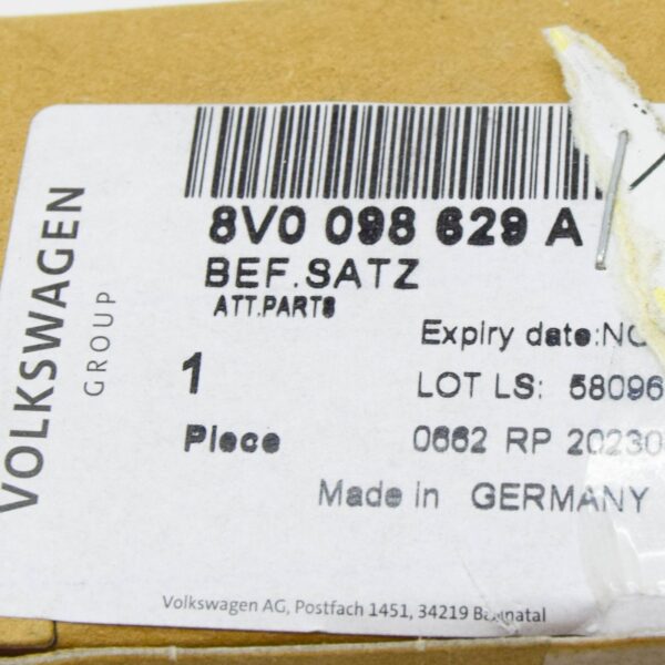 NEW AUDI A3 CABRIO 8V FRONT FENDER LINER STTACHMENT PARTS SET 8V0098629A - Image 7