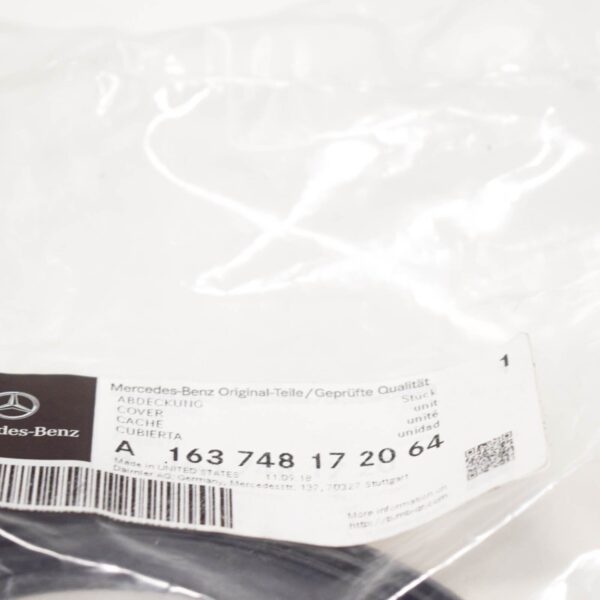 NEW MERCEDES-BENZ ML W163 TAILGATE BELOW SEAL A1637481720 ORIGINAL - Image 7