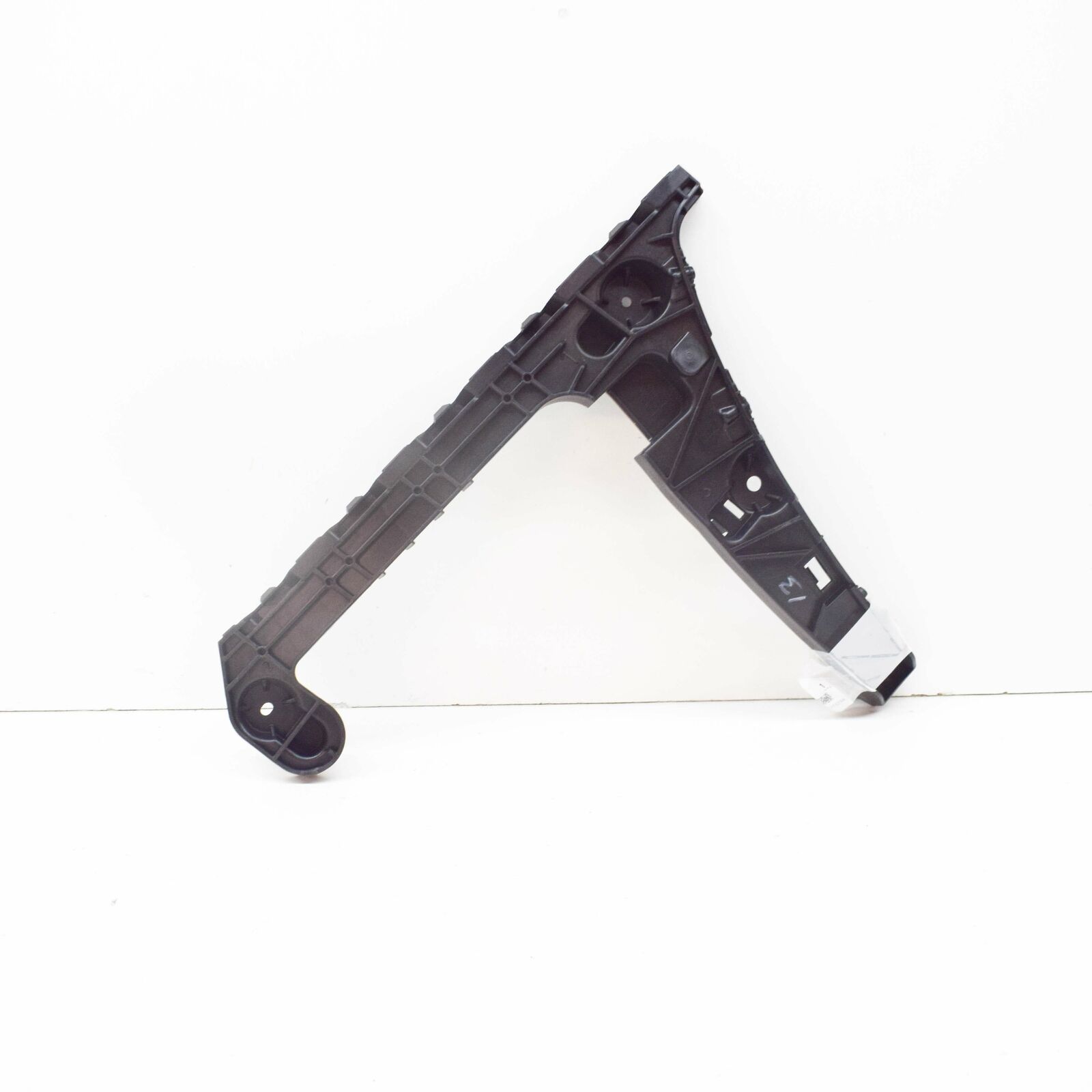 NEW AUDI A4 B9 REAR BUMPER RIGHT GUIDE SECTION 8W5807454 ORIGINAL 7 NEW AUDI A4 B9 REAR BUMPER RIGHT GUIDE SECTION 8W5807454 ORIGINAL - Image 7