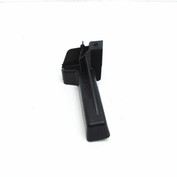 NEW VOLKSWAGEN AMAROK REAR LEFT MUD FLAP BRACKET 2H0821467C ORIGINAL - Image 7