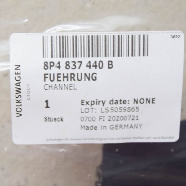 NEW AUDI A3 8P FRONT RIGHT WINDOW GLASS SEAL 8P4837440B ORIGINAL - Image 7