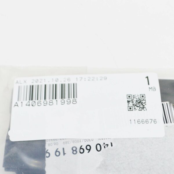 NEW MERCEDES-BENZ S W140 FRONT WHEEL ARCH LINER FENDER SEAL A1406981998 ORIGINAL - Image 7