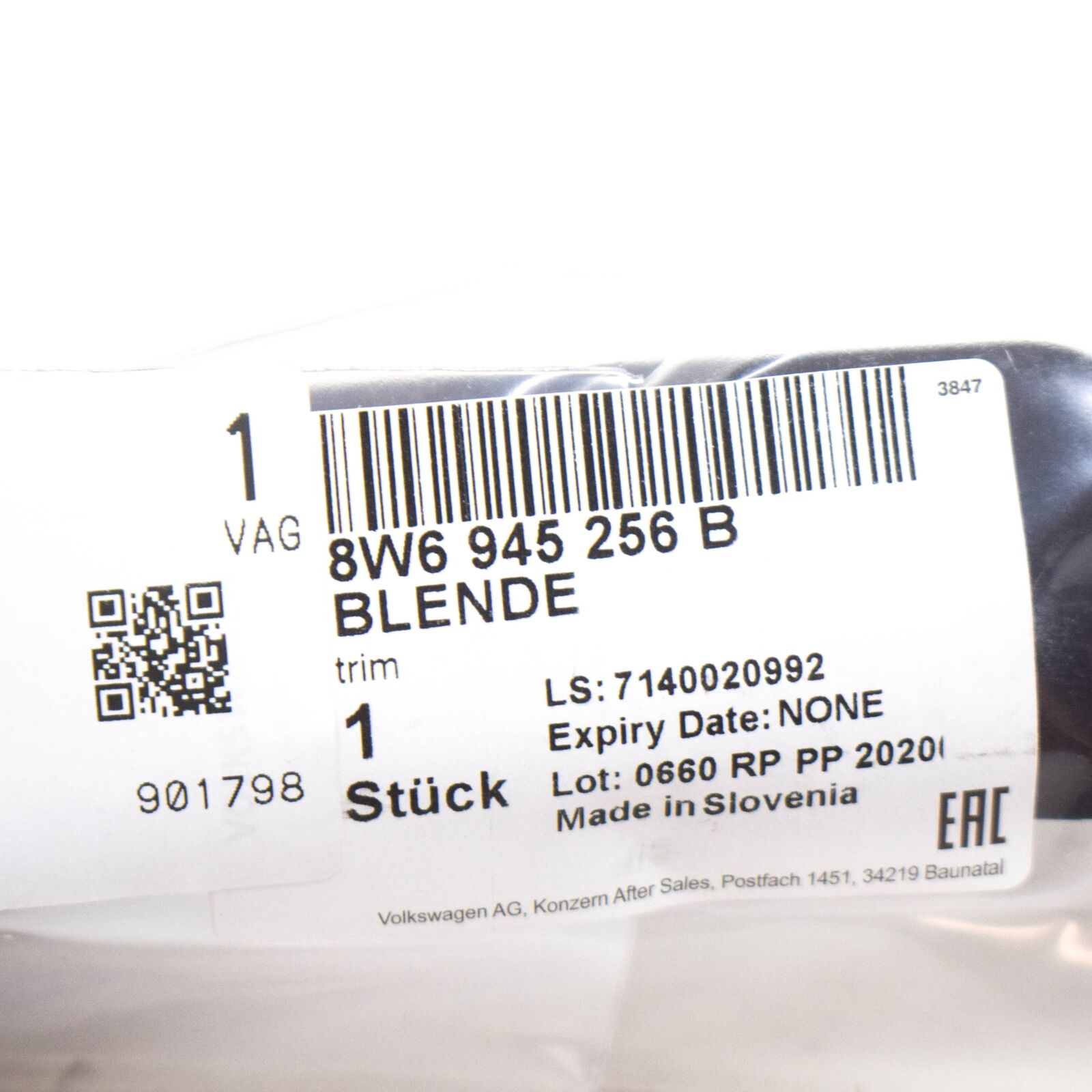 NEW AUDI A5 CABRIO F57 REAR RIGHT INNER TAIL LIGHT BEZEL 8W6945256B ORIGINAL 7 NEW AUDI A5 CABRIO F57 REAR RIGHT INNER TAIL LIGHT BEZEL 8W6945256B ORIGINAL - Image 7