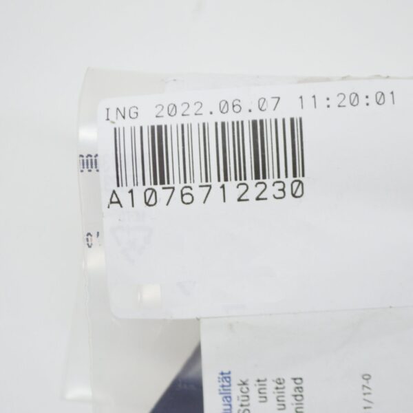 NEW MERCEDES-BENZ SL R107 WINDSHIELD RIGHT BOTTOM MOLDING A1076712230 - Image 7