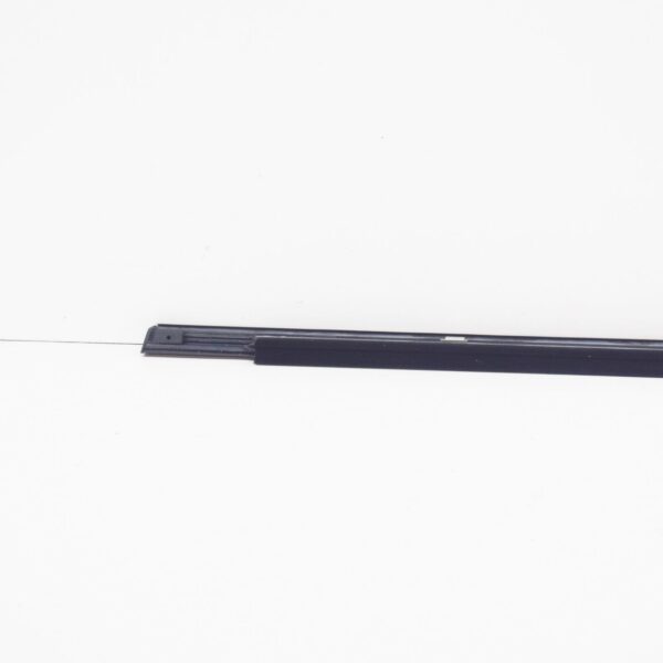 NEW MERCEDES-BENZ ML W163 FRONT RIGHT DOOR WINDOW COVER A1637201424 - Image 7