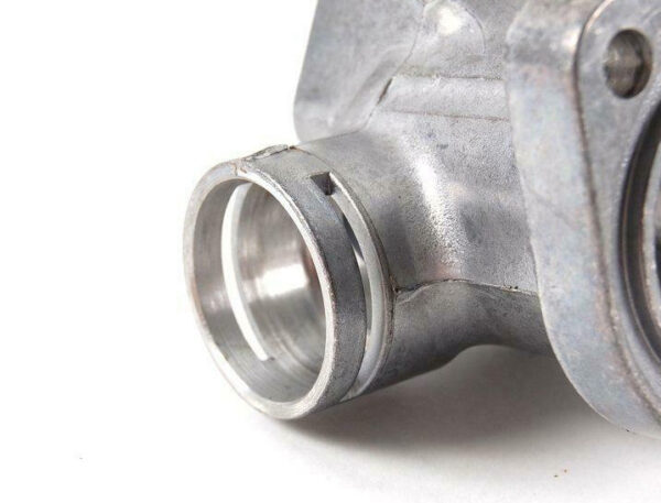 NEW AUDI A3 8L ENGINE COOLANT FLANGE 038121133J - Image 3