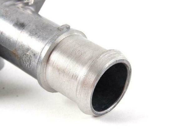 NEW AUDI A3 8L ENGINE COOLANT FLANGE 038121133J - Image 4