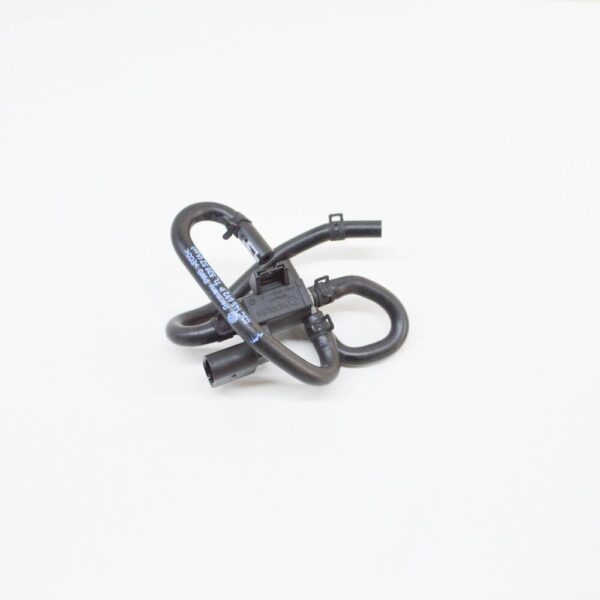 Audi A1 8X solenoid valve with vacuum hose 03C145692P NEW ORIGINAL - Image 4